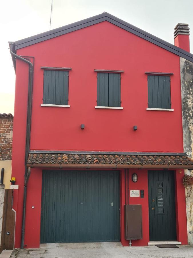 ノアーレ Novalesi Red Houseヴィラ エクステリア 写真